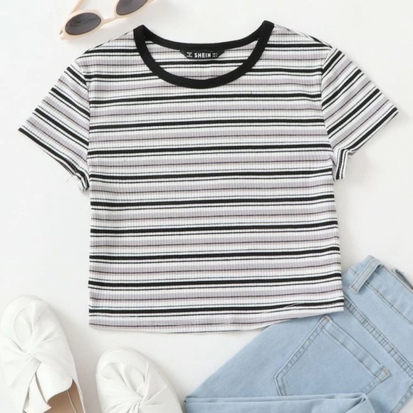 3/$10 NWOT black and white stripe baby tee medium - Picture 4 of 4